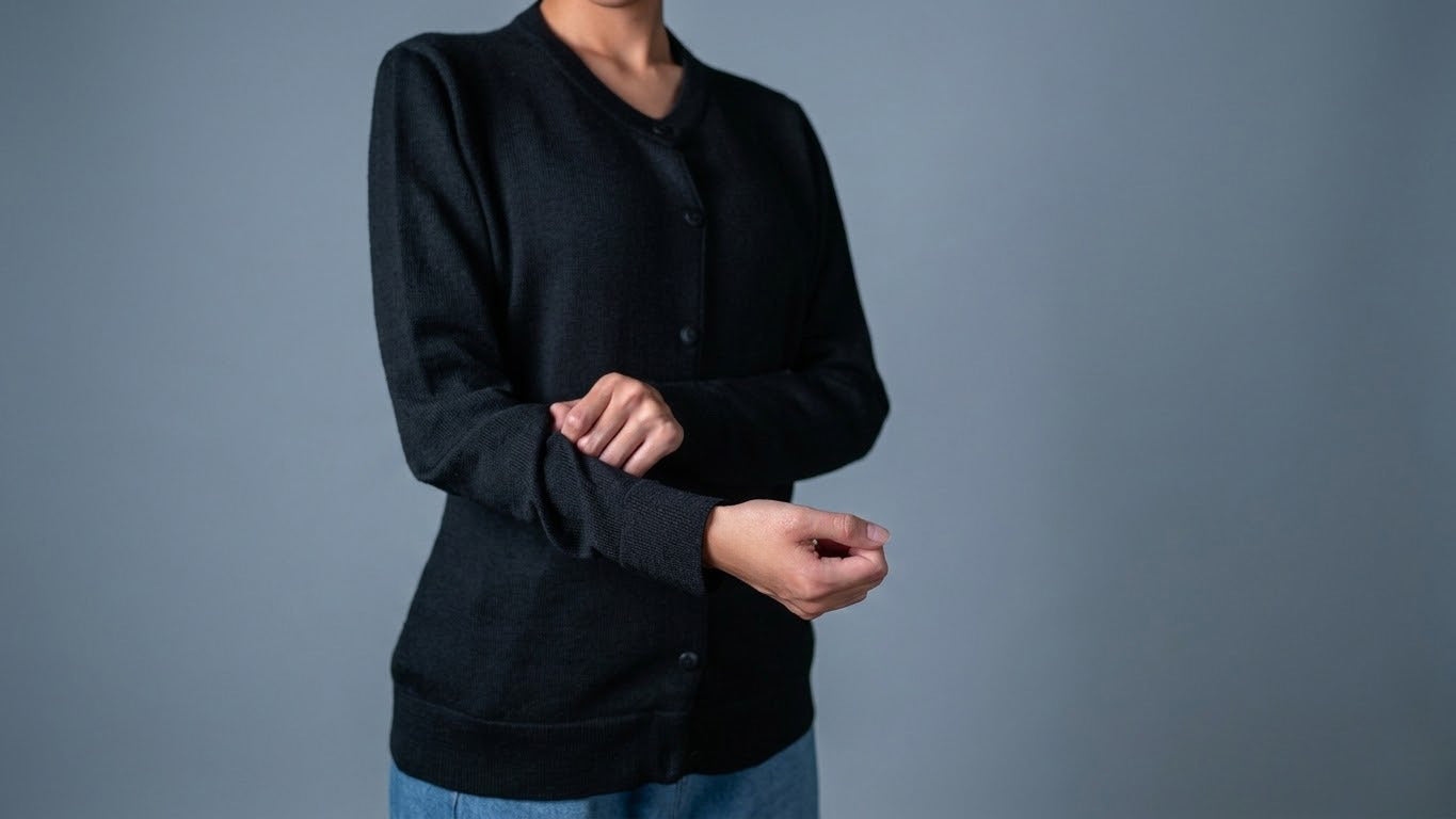 Strickjacke Qori Anthrazit